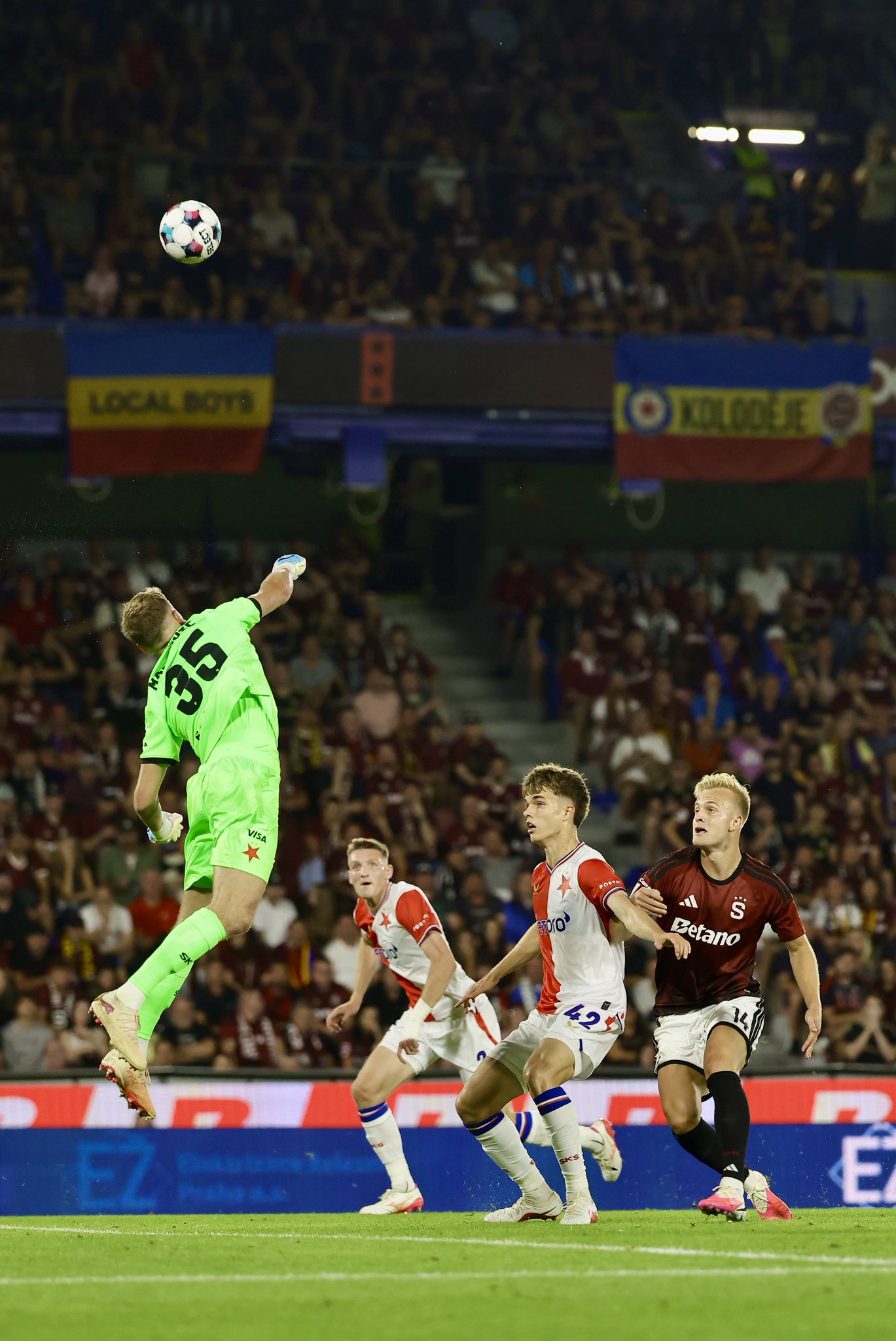 Sparta měla míč, Slavia góly. Hosté ovládli 318. derby na Letné